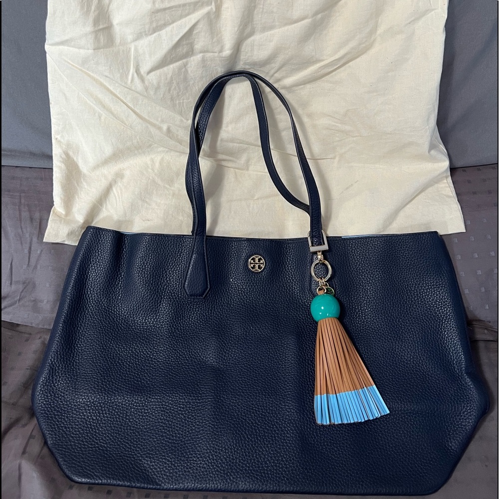 AUTHENTIC TORY BURCH TOTE WITH FREE KEY CHARM UPON PURCHASE